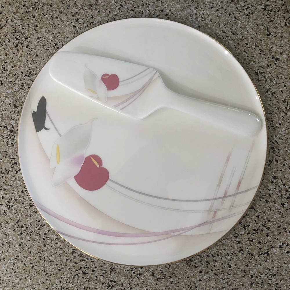 Mikasa Cake Plate